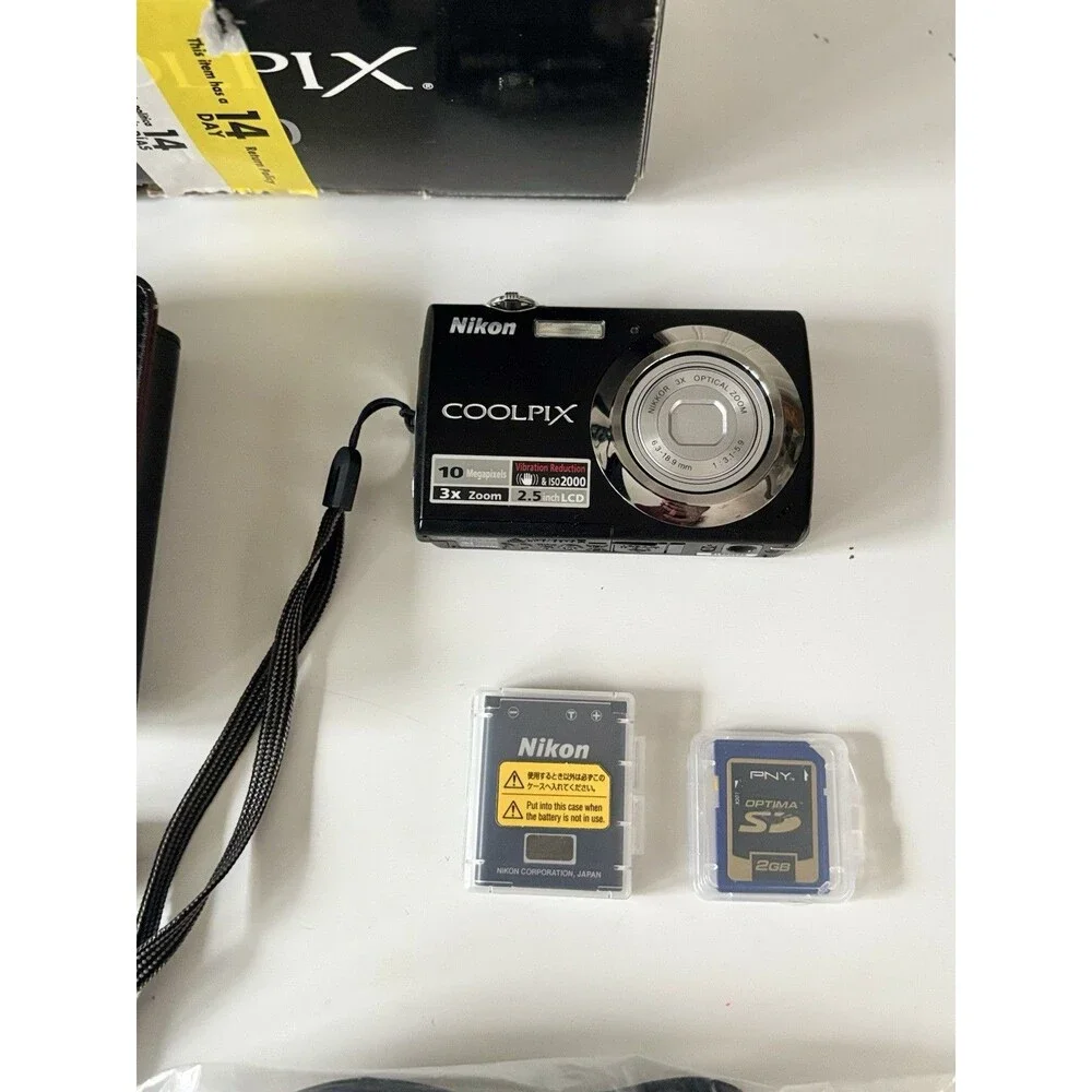 Nikon CoolPix S220 Digital Camera